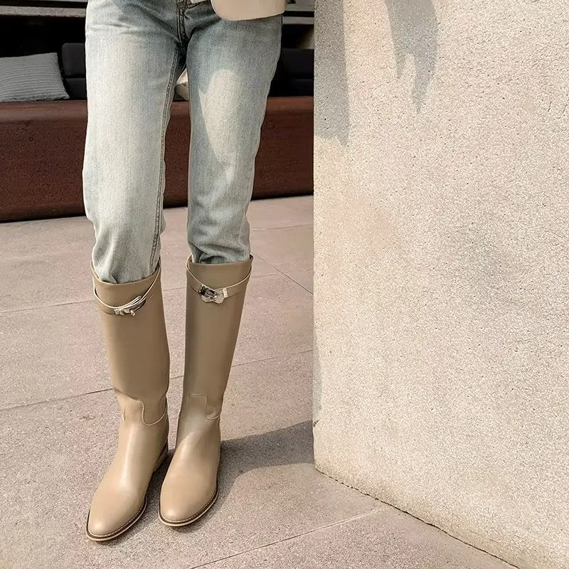 Ostranuxe Ebonique Boots