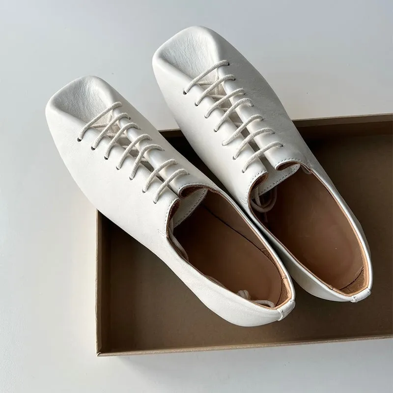 Slouchy Square-Toe Lace-Up Lambskin Derby Flats/Mid Heels – Black/Beige
