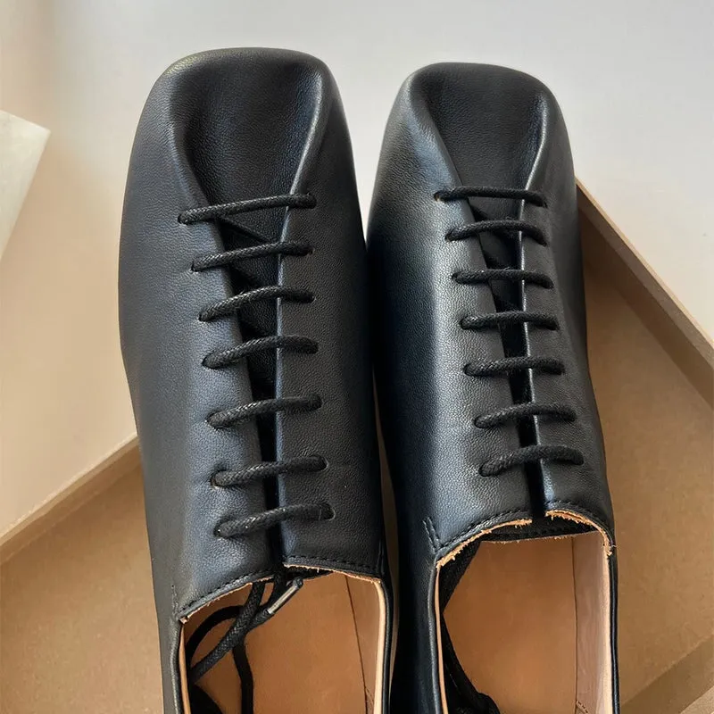 Slouchy Square-Toe Lace-Up Lambskin Derby Flats/Mid Heels – Black/Beige